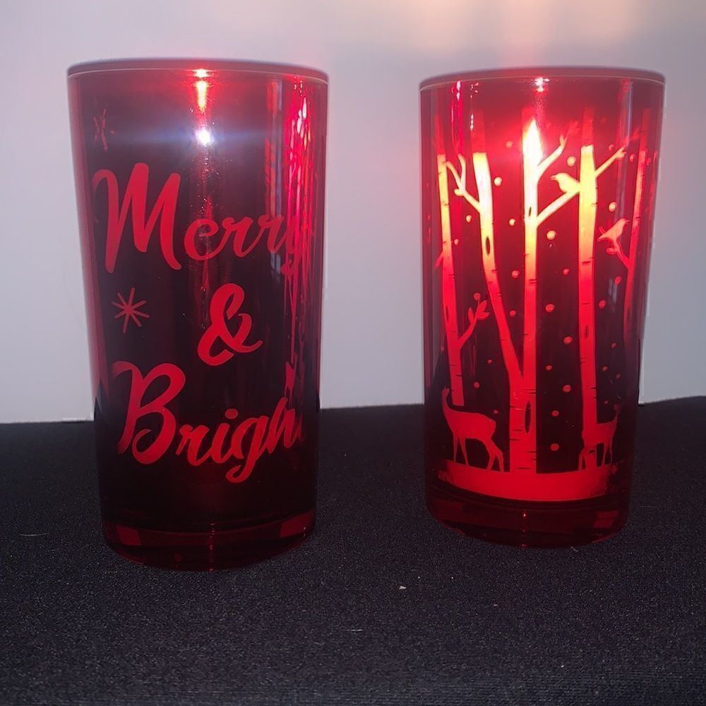Beautiful Winter Holiday Candle 9.5 oz.